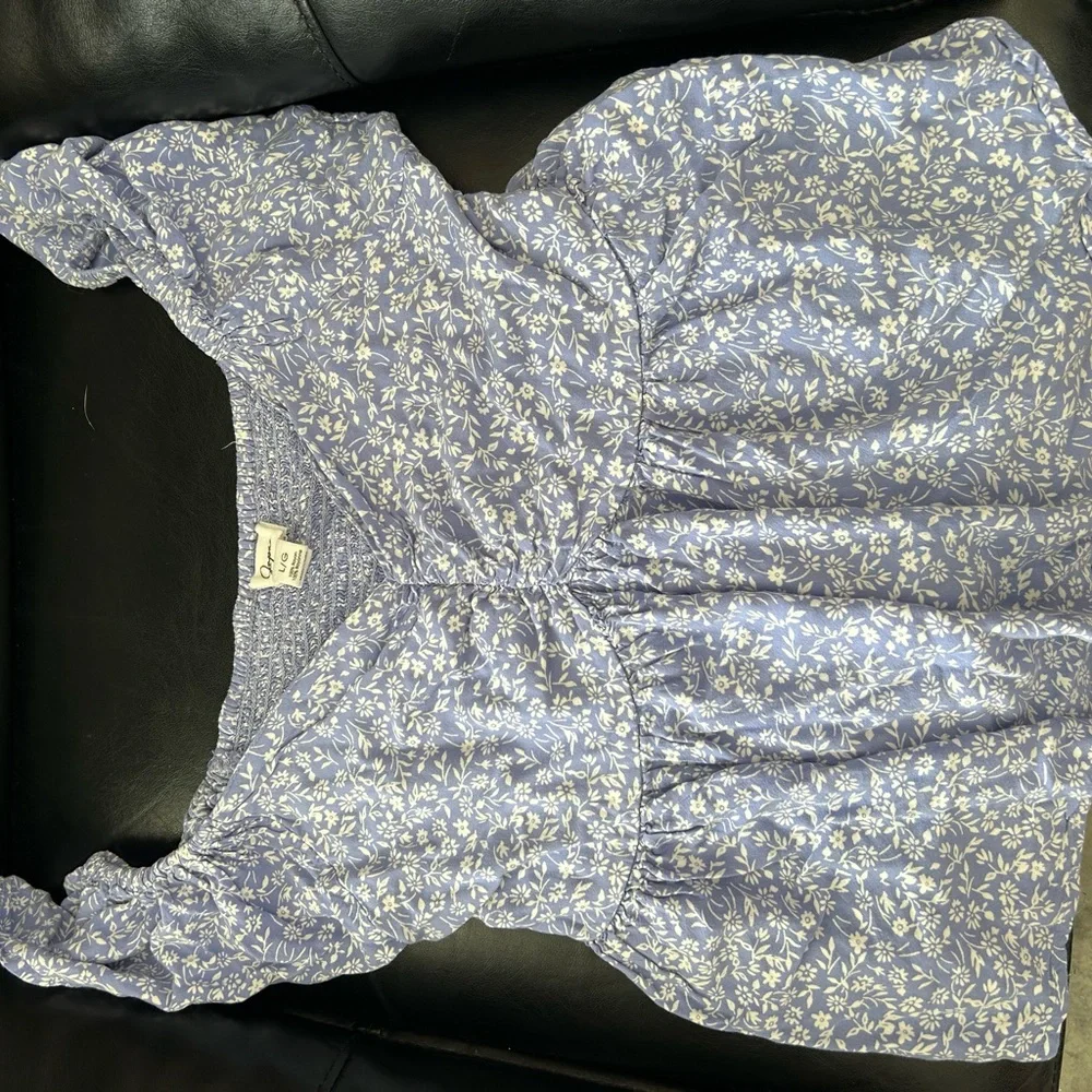 Japna Blue and White Floral top - Picture 2 of 3